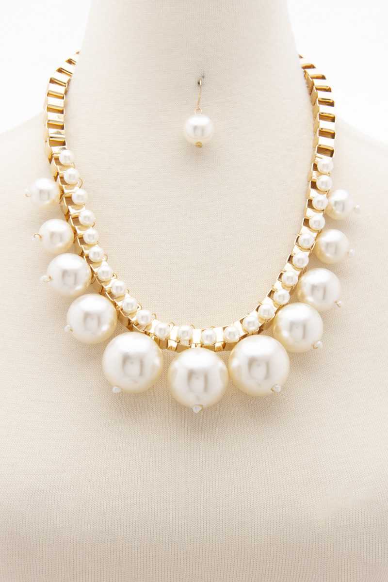 Chunky Pearl Necklace